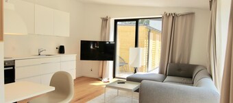 Private 1-bed Townhouse w Terraces