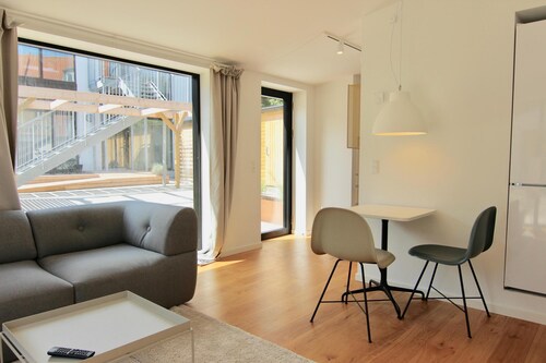 Private 1-bed Townhouse w Terraces