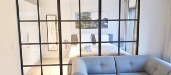 Fantastic Apartment w French Balcony