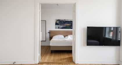 Fantastic 2-bed w Balcony in Charlottenlund