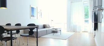 Great 2-bed w Balcony