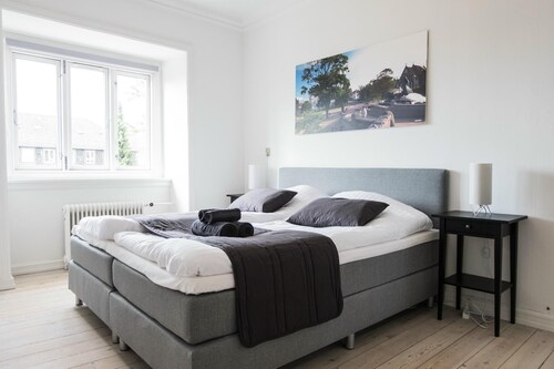 Nice 2-bed in Hellerup w Balcony