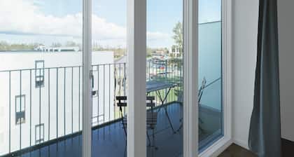 Beautiful Studio w Balcony