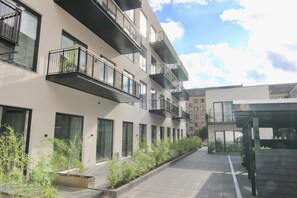 Apartment - Stunning 2-bed w Large Balcony (Copenhagen)