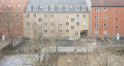 Refurbished 1-bed Close to Metro and Airport