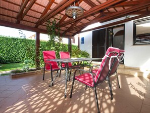 屋外ダイニングエリア