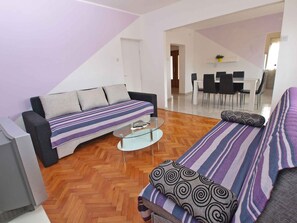 TV - Holiday apartment with air conditioning (Pula)