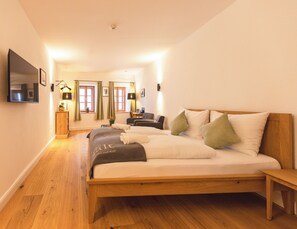 Comfort-Apartment | 1 Schlafzimmer, hochwertige Bettwaren, Tempur-Pedic-Betten, Schreibtisch