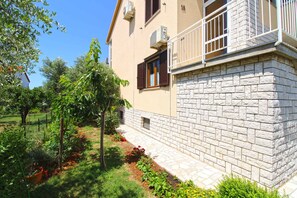 Exterior - Holiday apartment with garden and barbecue (Medulin)