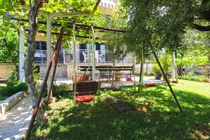 Children’s area - Holiday apartment with garden and barbecue (Medulin)