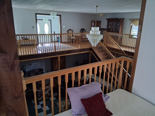 Riverbend Getaway 134-Luxury & Comfort sleep 20+ nearby-swim, float, hike, relax