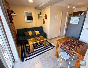 TV connectée, cheminée, jeux vidéo