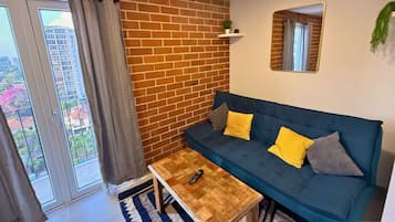 Smart TV, chimenea y videojuegos