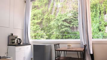 Deluxe Studio Suite