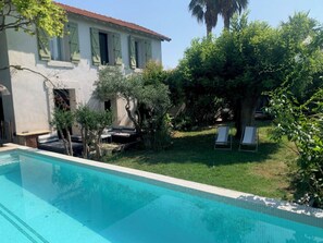 حمّام سباحة خا رجي