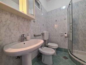 Regadera y bidet 