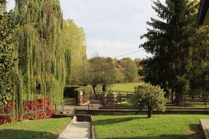 Property grounds - Vacation home with POOL - Wine region Piemonte/Italy (Piemonte)