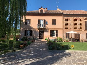 Exterior - Vacation home with POOL - Wine region Piemonte/Italy (Piemonte)