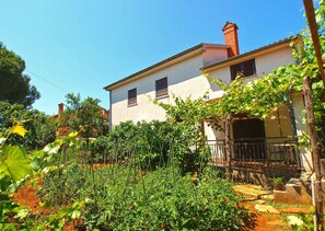 Exterior - Holiday apartment with air conditioning (Valbandon)