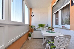 Interior - Holiday apartment with air conditioning (Ližnjan)