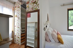 2 chambres, fer et planche à repasser, Wi-Fi gratuit, draps fournis