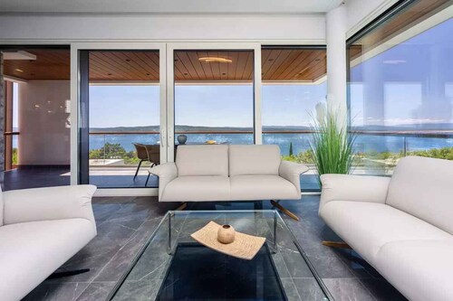 Villa avec piscine, jacuzzi, sauna et vue panoramique