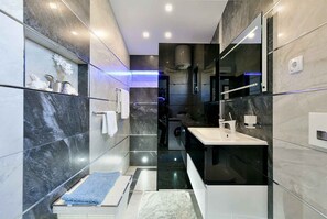 Doccia, asciugacapelli