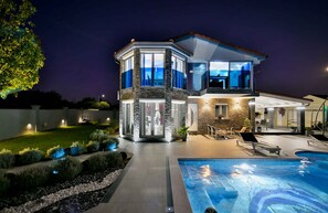 Beheizter Pool