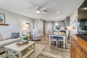 TV, DVD player - Beautiful, recently remodeled 3-bedroom condominium with Gulf views. (Port Aransas)