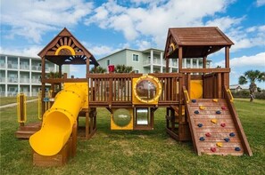 Children's area - Beautiful, recently remodeled 3-bedroom condominium with Gulf views. (Port Aransas)