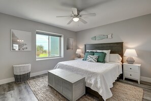 3 bedrooms, free WiFi, bed sheets - Beachfront Luxury with Gulf Views: 3BR/2BA Condo w/ Private Beach Access & Pool (Port Aransas)
