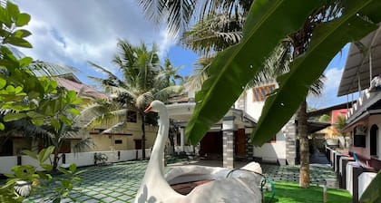 1.5km- town, Believers Hosp. 5 minutes to R. station. 2BHK, ensuite,A/C, balcony