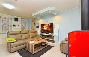 TV - Holiday apartment with air conditioning (Vodnjan)
