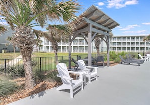 Terrace/patio - Newly Remodeled Beachy 2BR/2BA Condo with Pool View and Close Walk to the Beach (Port Aransas)