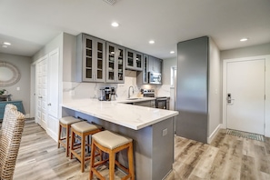 Fridge, microwave, oven, stovetop - Newly Remodeled 2BR Condo with Private Path to Beach, Pool View, & Close to Town (Port Aransas)