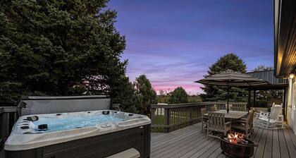 Charming 5-bedroom lodge with WiFi, AC in amazing La Grange, perfect getaway