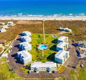 Exterior - 3BR Condo w/ Pool View, Private Beach Access & Short Walk to Town and the Beach (Port Aransas)
