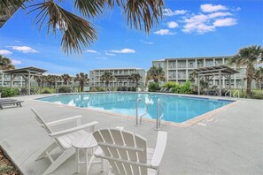 Pool - 3BR Condo w/ Pool View, Private Beach Access & Short Walk to Town and the Beach (Port Aransas)
