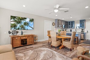 Interior - 3BR Condo w/ Pool View, Private Beach Access & Short Walk to Town and the Beach (Port Aransas)