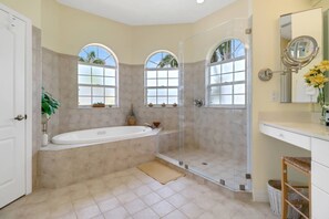 Exterior - 1924 SW 53rd Ln (Cape Coral)