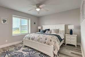 3 bedrooms, free WiFi, bed sheets - Experience Paradise in this Recently Remodeled 3BR/2BA (Port Aransas)