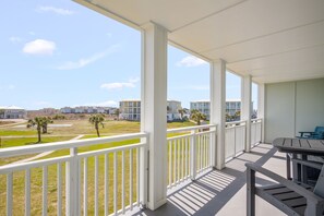 Outdoor dining - Dream Beach Getaway: New 2BR/2BA Rental with Gulf Views, Pool Access, Near Town (Port Aransas)