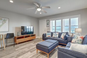 TV - Dream Beach Getaway: New 2BR/2BA Rental with Gulf Views, Pool Access, Near Town (Port Aransas)