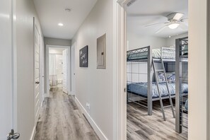 3 habitaciones, tabla de planchar con plancha y wifi gratis 