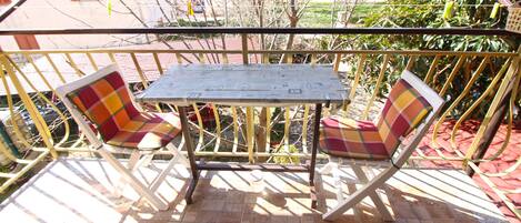 تناول الطعام بالخارج