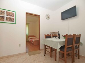 Dining - Holiday apartment with garden and barbecue (Pomer)