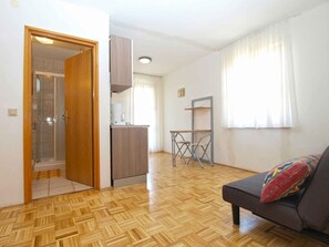 Interior - Holiday apartment with pool and barbecue (Novigrad)