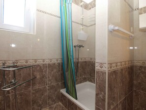 Bathroom - Holiday apartment with air conditioning (Premantura)
