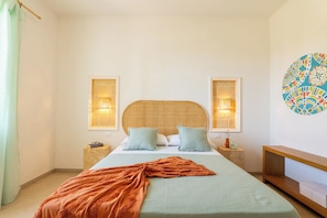 5 bedrooms, iron/ironing board, free WiFi, bed sheets