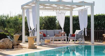 Villa del Tufo - Five Bedroom Villa, Sleeps 12